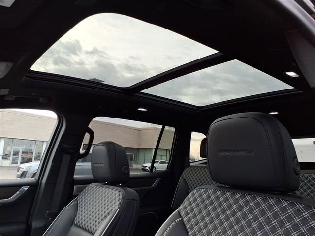 2024 GMC Acadia Denali