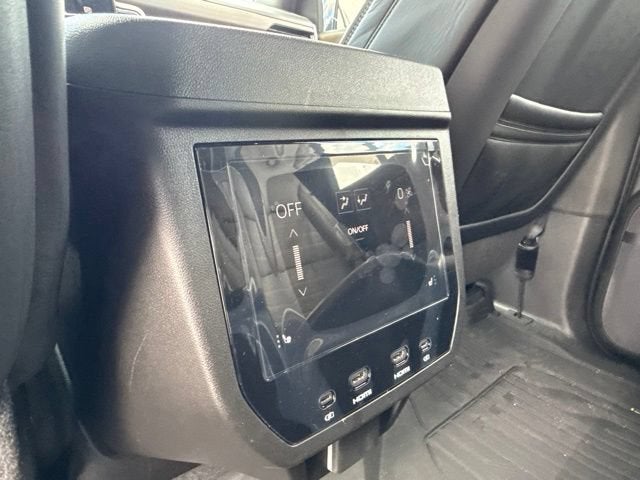2025 GMC Yukon Denali Ultimate