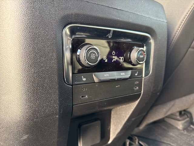 2025 Chevrolet Suburban RST