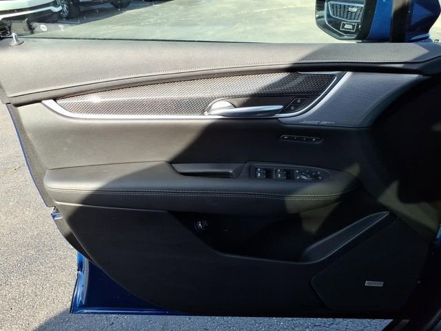 2025 Cadillac XT5 Sport