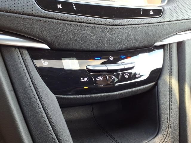 2025 Cadillac XT5 Sport