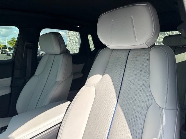 2025 Cadillac LYRIQ Luxury 1