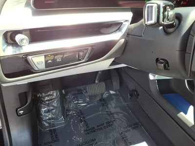 2025 Cadillac LYRIQ Luxury 1