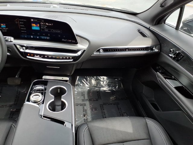2025 Cadillac LYRIQ Luxury 1