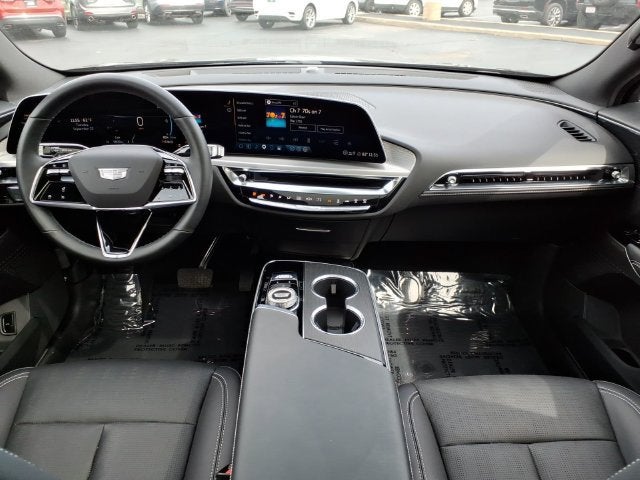 2025 Cadillac LYRIQ Luxury 1