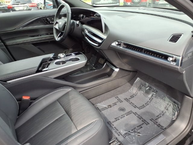 2025 Cadillac LYRIQ Luxury 1