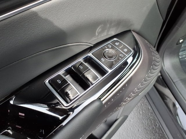 2025 Cadillac LYRIQ Luxury 1