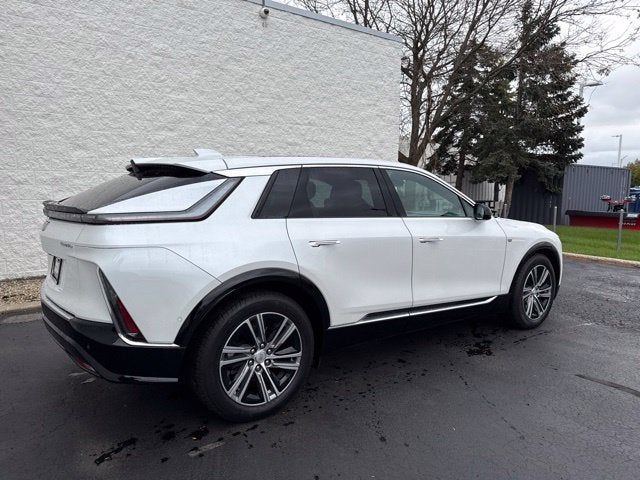 2024 Cadillac LYRIQ Luxury 1