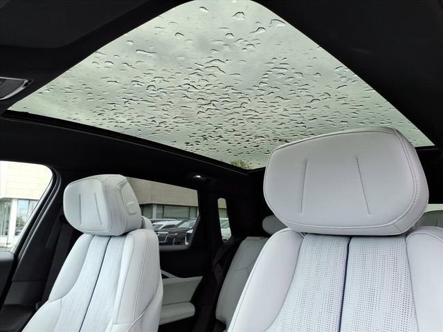 2024 Cadillac LYRIQ Luxury 1