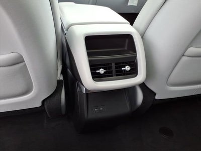 2024 Cadillac LYRIQ Luxury 1