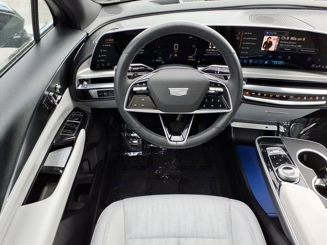 2024 Cadillac LYRIQ Luxury 1