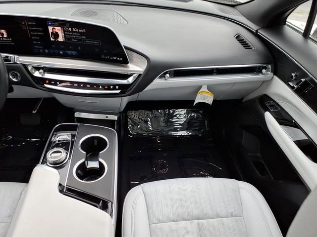 2024 Cadillac LYRIQ Luxury 1