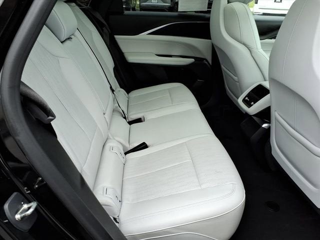 2024 Cadillac LYRIQ Luxury 1