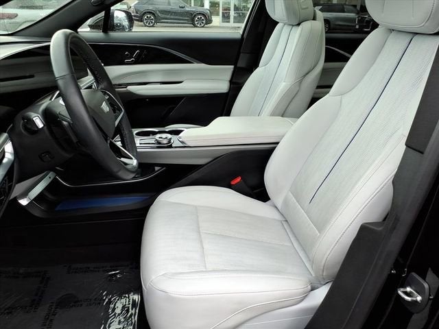 2024 Cadillac LYRIQ Luxury 1