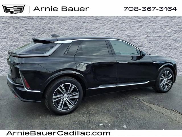 2024 Cadillac LYRIQ Luxury 1