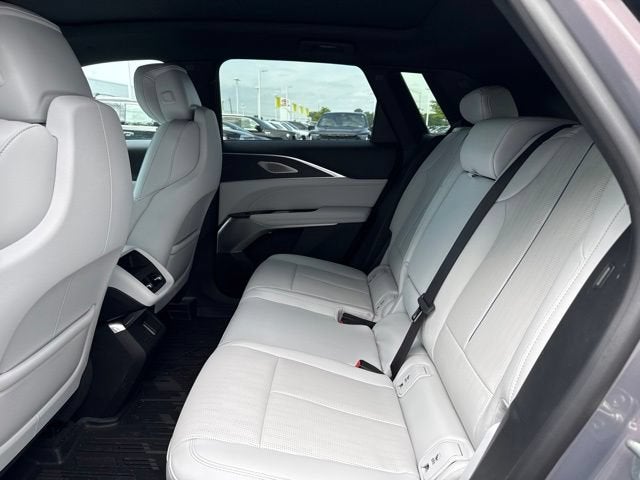 2024 Cadillac LYRIQ Luxury 2