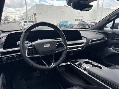 2025 Cadillac LYRIQ Luxury 3