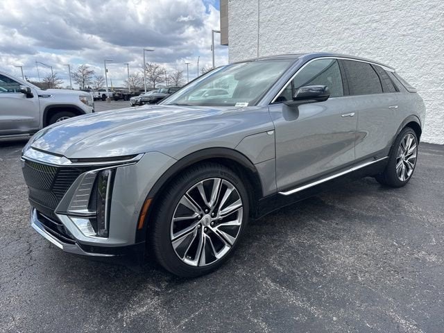 2025 Cadillac LYRIQ Luxury 3