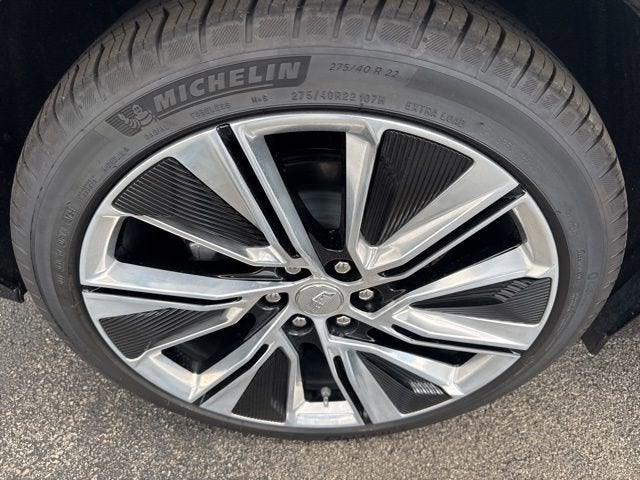 2025 Cadillac LYRIQ Luxury 3