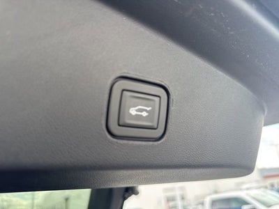 2025 Cadillac LYRIQ Luxury 3