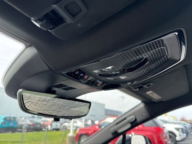 2025 Cadillac LYRIQ Luxury 3