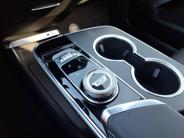 2025 Cadillac LYRIQ Luxury 3