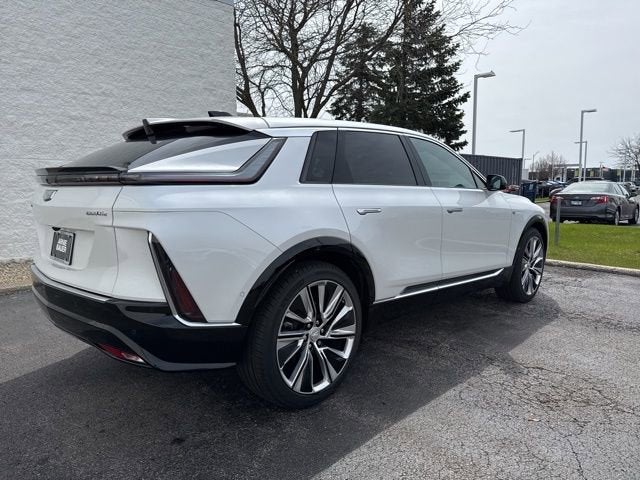 2025 Cadillac LYRIQ Luxury 3