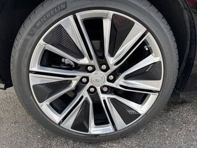 2025 Cadillac LYRIQ Luxury 3