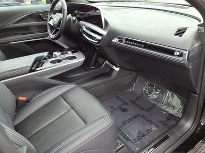 2025 Cadillac LYRIQ Luxury 3