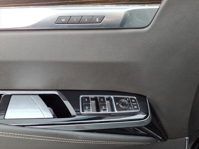 2025 Cadillac Escalade Premium Luxury