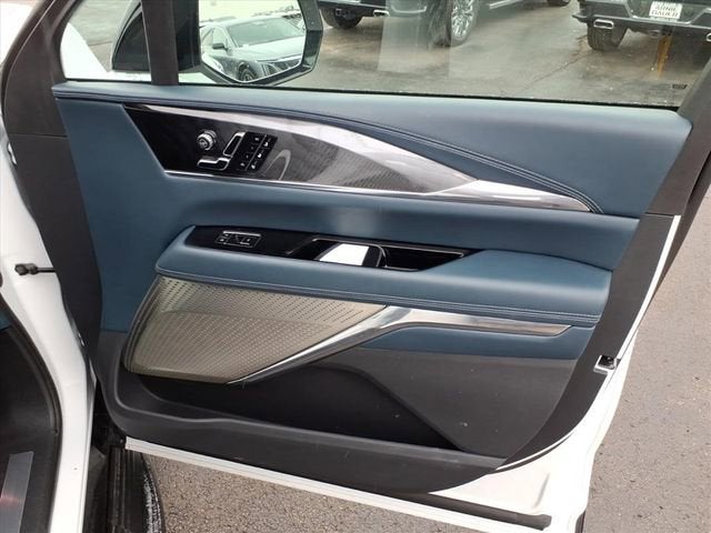 2025 Cadillac ESCALADE IQ Luxury 2