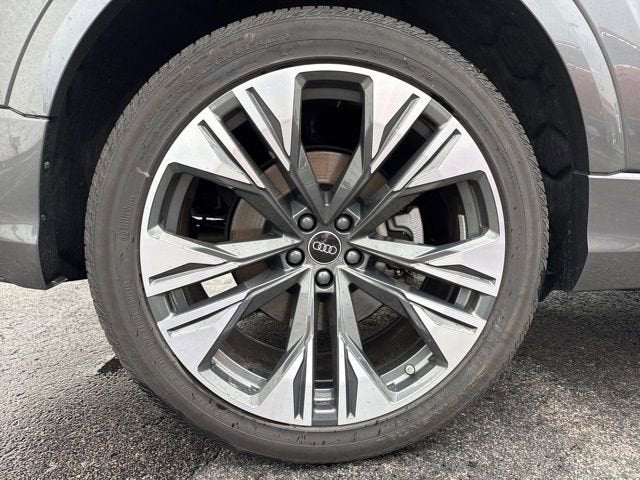 2024 Audi Q8 Premium Plus